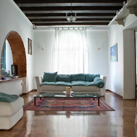 Garden Ca' Rezzonico Appartement *