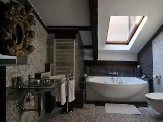 Garden Ca' Rezzonico 아파트 *