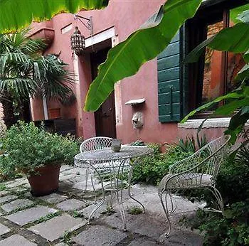 Garden Ca' Rezzonico Lägenhet *