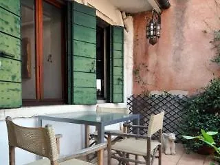 Garden Ca' Rezzonico Lägenhet