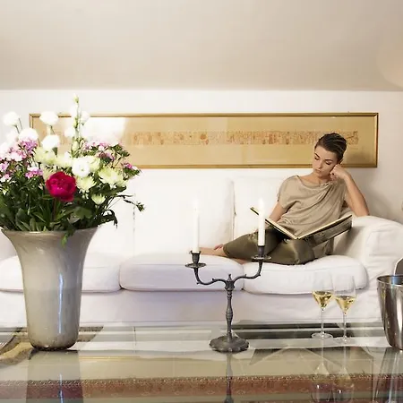Garden Ca' Rezzonico アパート